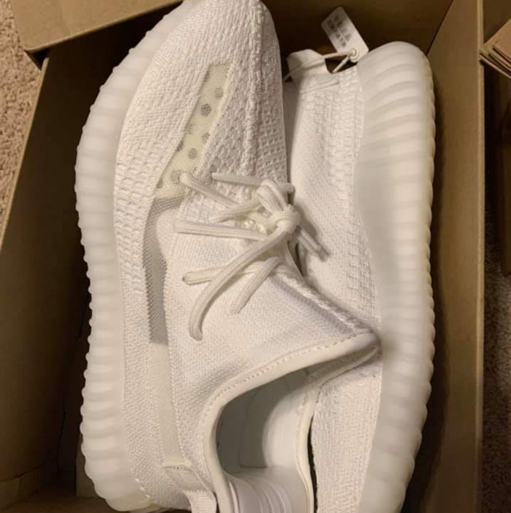 Kanye Yeezys white NEW